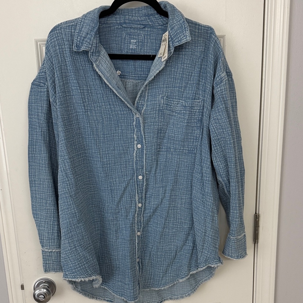 Aerie Light Blue Textured Button-Down Shirt